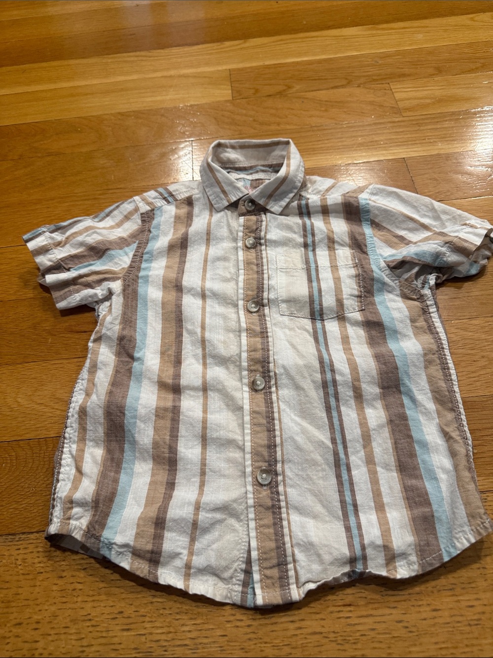 Cat & Jack short sleeve striped button down shirt size 4t.
